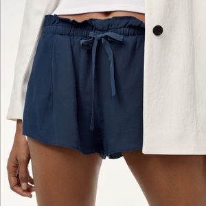 Aritzia Wilfred brand pink shorts